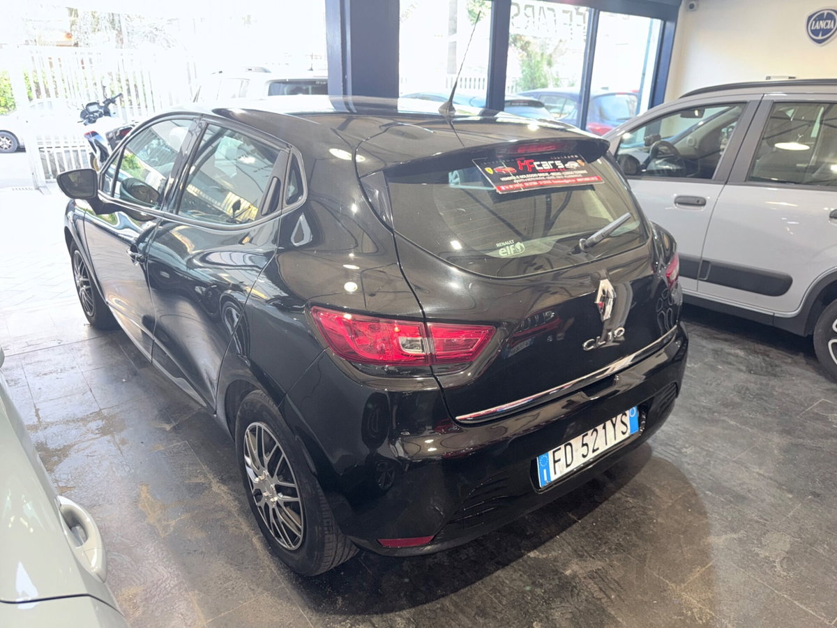 Renault Clio TCe 12V 90 CV GPL 5 porte Moschino Life (7)