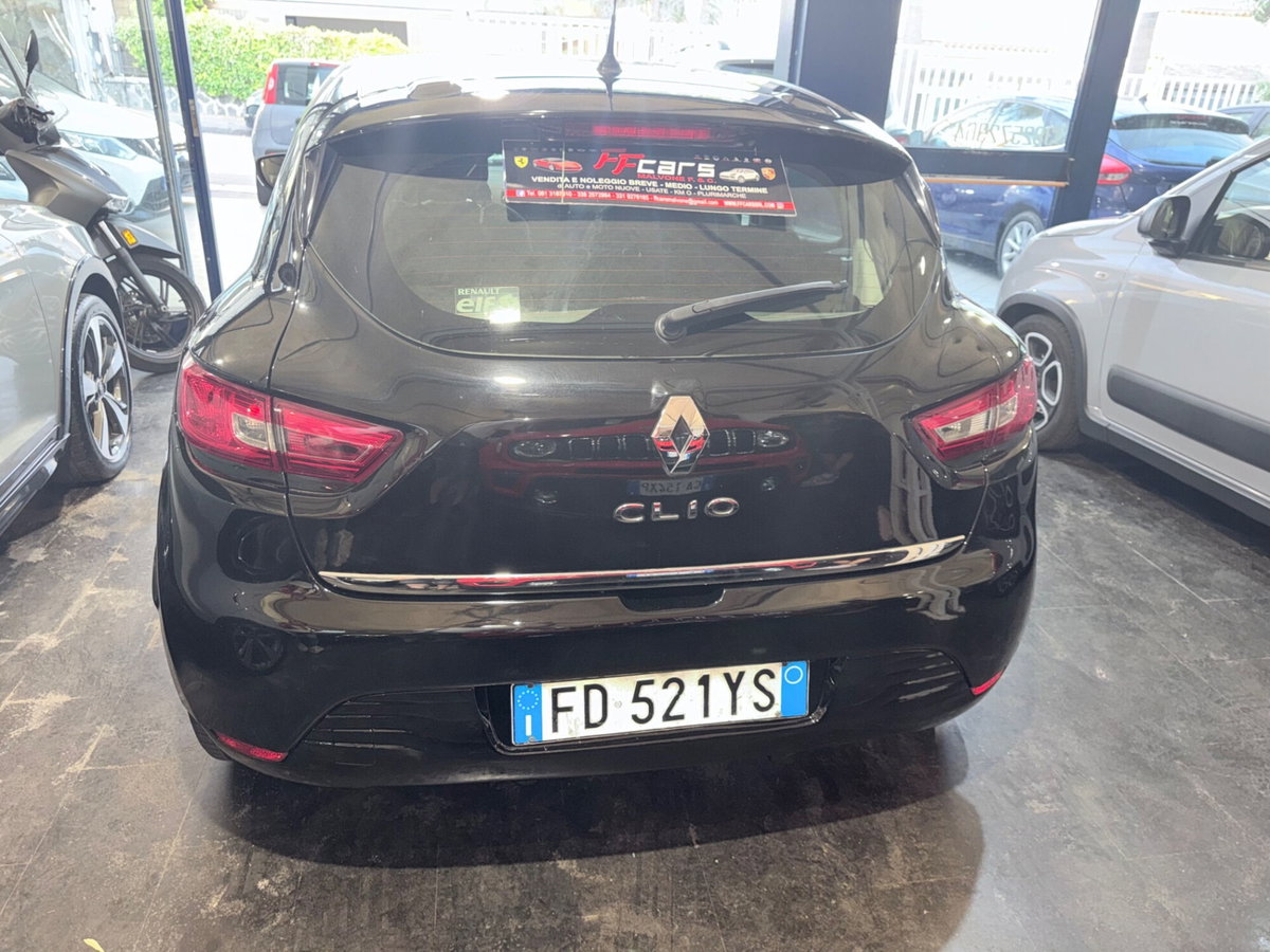 Renault Clio TCe 12V 90 CV GPL 5 porte Moschino Life (8)