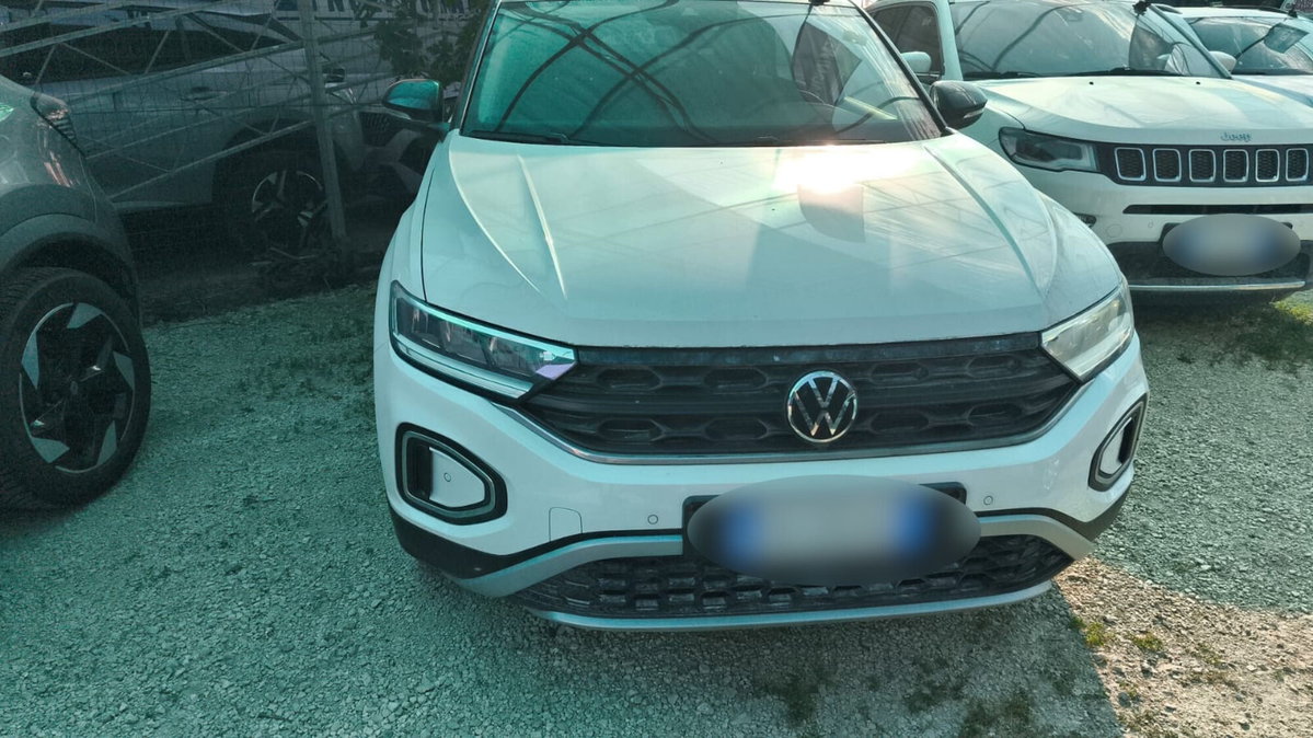 Volkswagen T-Roc 1.5 tsi R-Line (2)