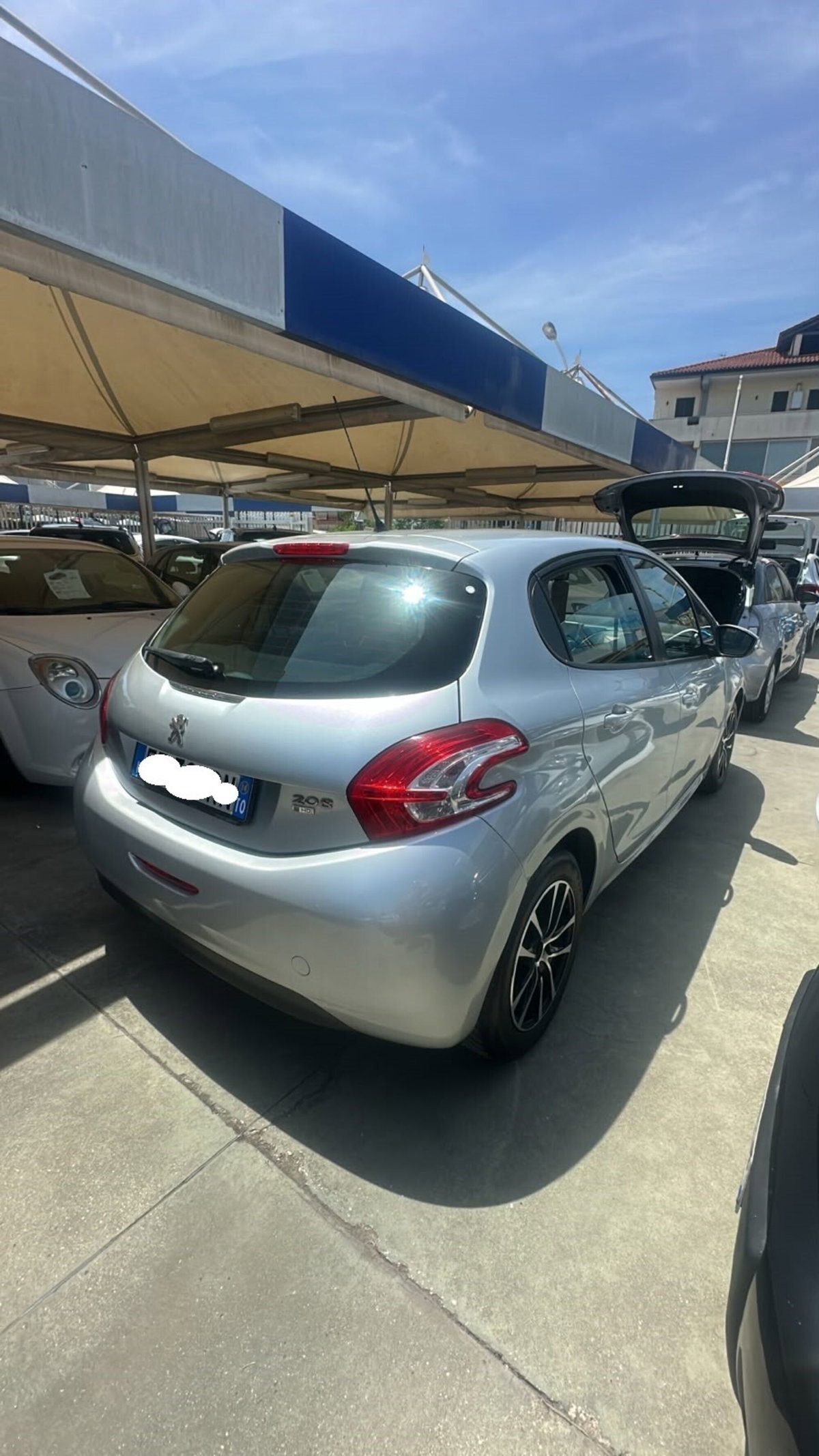 Peugeot 208 HDi 68 CV 5 porte Allure (2)