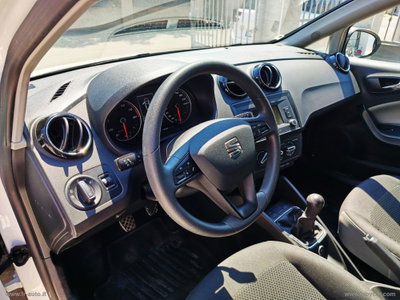 SEAT Ibiza 1.0 75 CV 5p. Connect (9)