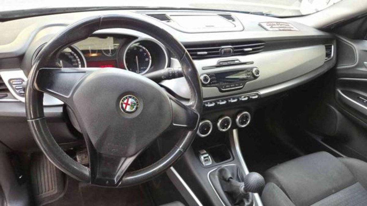 Alfa Romeo Giulietta 1.4 tb Progression 105cv (8)