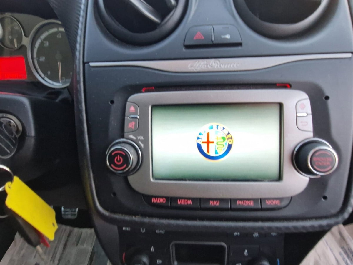 Alfa Romeo MiTo 1.3 JTDm 85 CV S&S Impression (17)