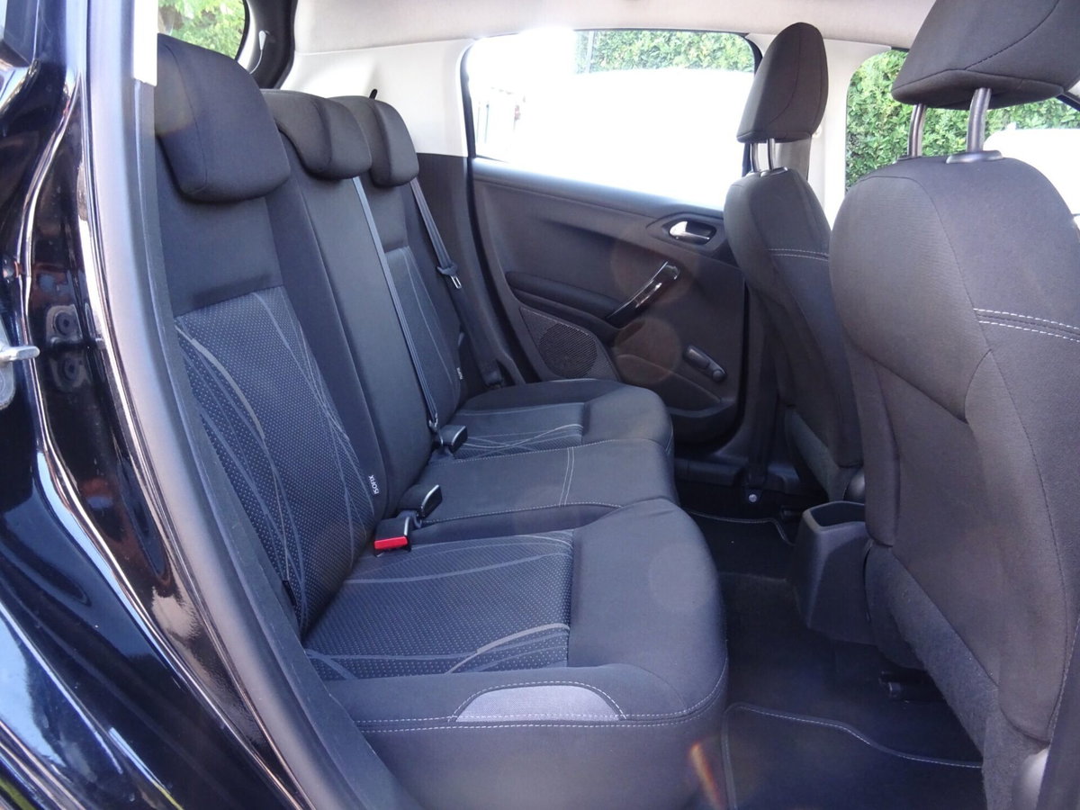 Peugeot 208 VTi 95 CV 5p. GPL Allure (15)