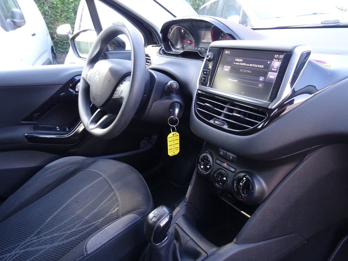 Peugeot 208 VTi 95 CV 5p. GPL Allure (17)