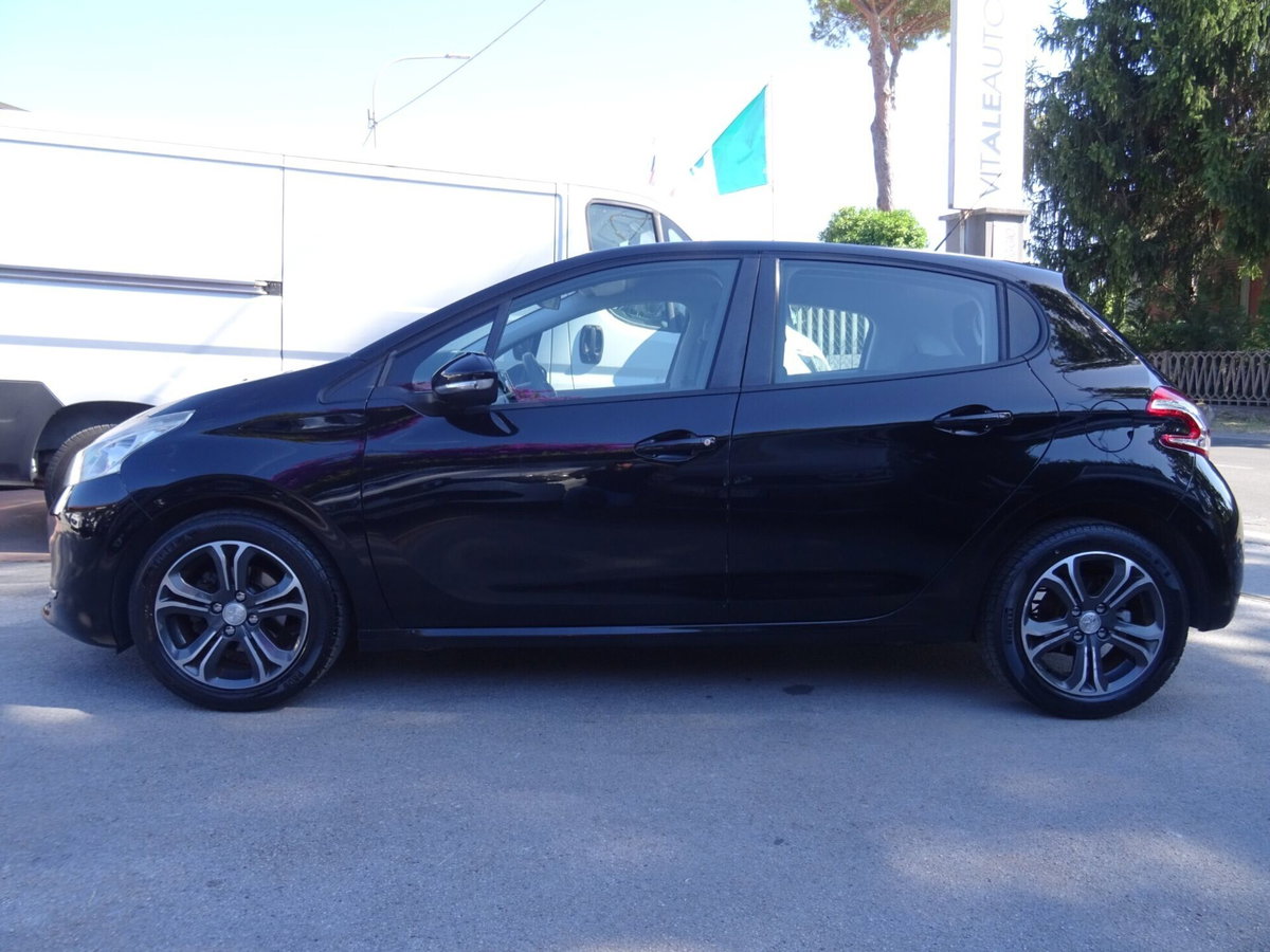 Peugeot 208 VTi 95 CV 5p. GPL Allure (5)