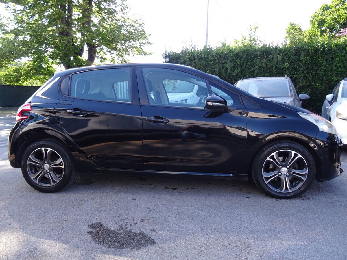Peugeot 208 VTi 95 CV 5p. GPL Allure (6)