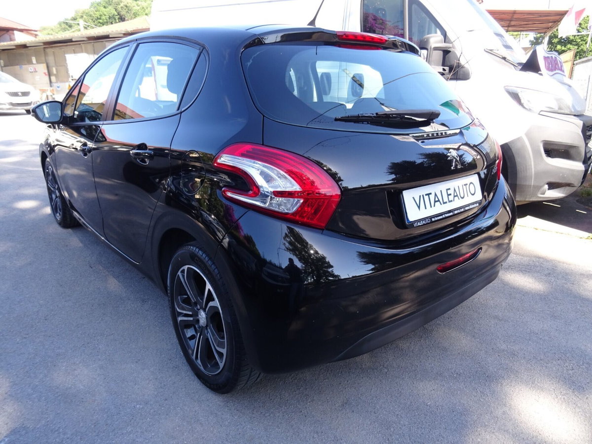 Peugeot 208 VTi 95 CV 5p. GPL Allure (7)