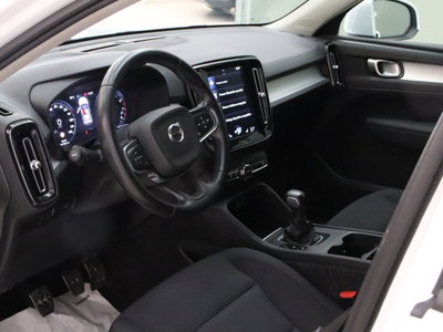 Volvo XC40 T2 Momentum Pro (10)