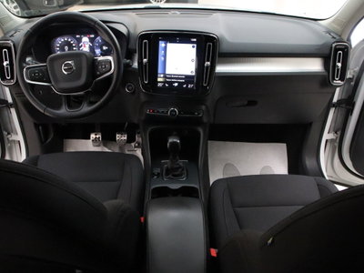 Volvo XC40 T2 Momentum Pro (11)