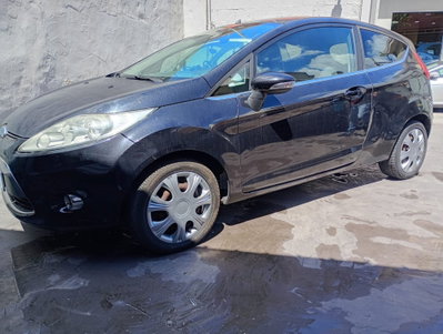 Ford Fiesta 1.6 TDCi 90CV 3 porte DPF Titanium (2)