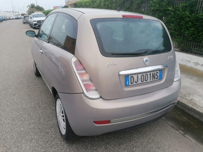 Lancia Ypsilon 1.3 MJT 75 CV Platino (4)