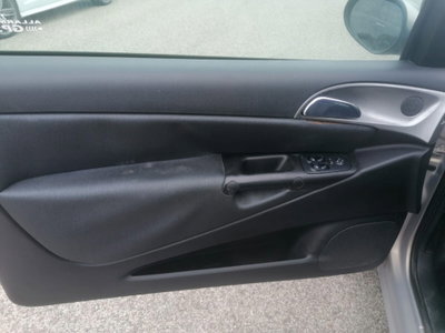 Lancia Ypsilon 1.3 MJT 75 CV Platino (9)
