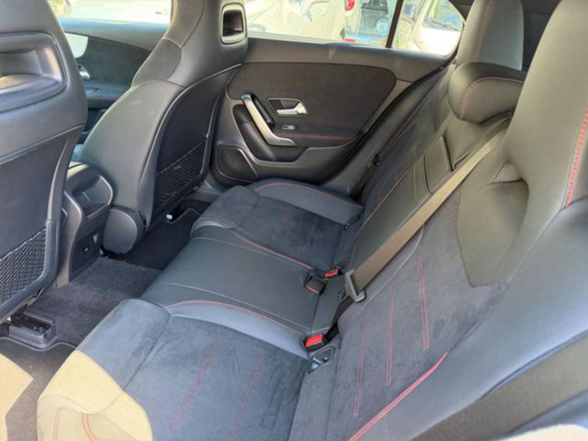 Mercedes-Benz Classe A 180 d AMG Line Premium Plus auto (8)