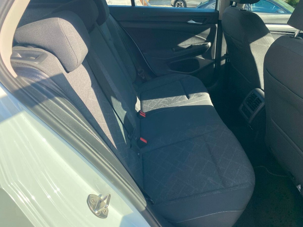 Volkswagen Golf Variant 1.0 eTSI EVO DSG Life (10)