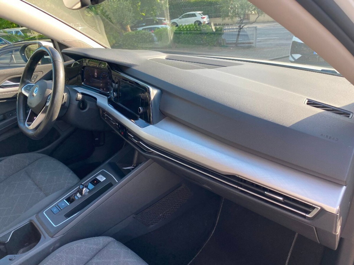 Volkswagen Golf Variant 1.0 eTSI EVO DSG Life (12)