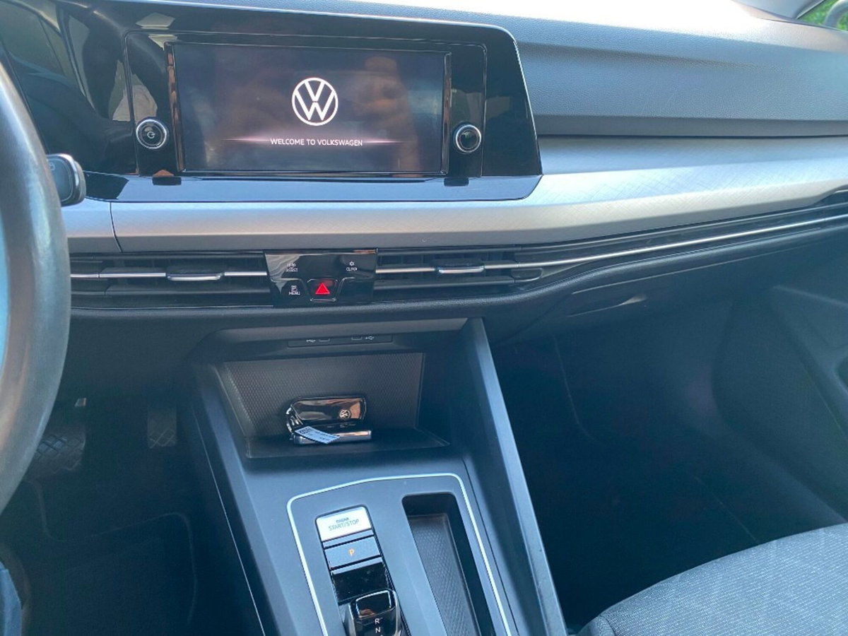 Volkswagen Golf Variant 1.0 eTSI EVO DSG Life (13)
