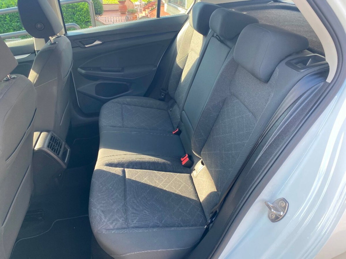 Volkswagen Golf Variant 1.0 eTSI EVO DSG Life (8)