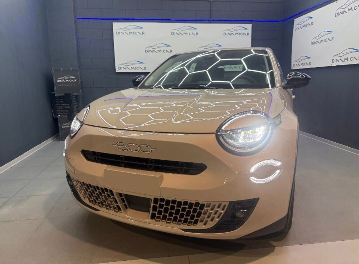 Fiat 600 1.2 hybrid Business 110cv auto