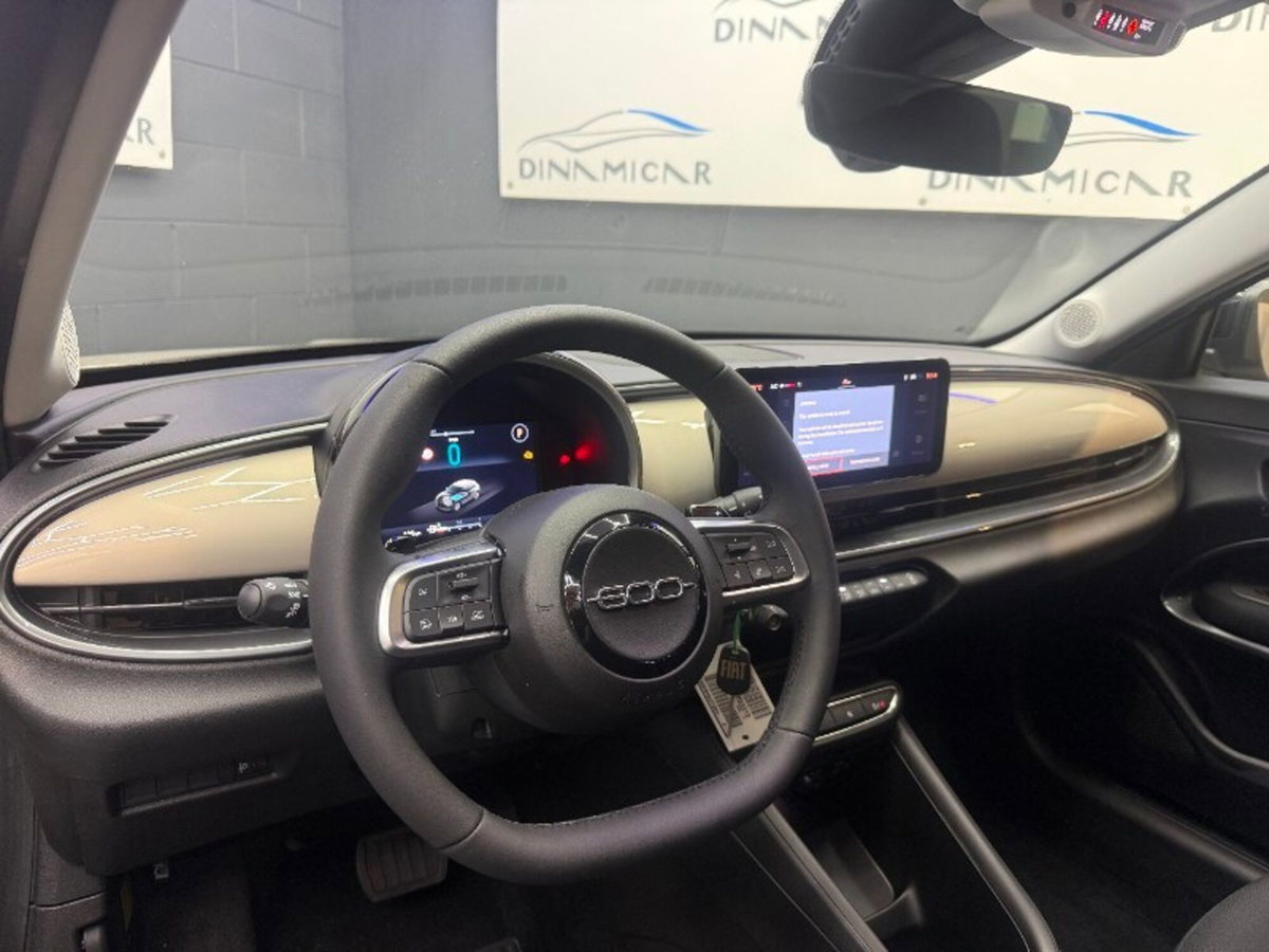 Fiat 600 1.2 hybrid Business 110cv auto (10)