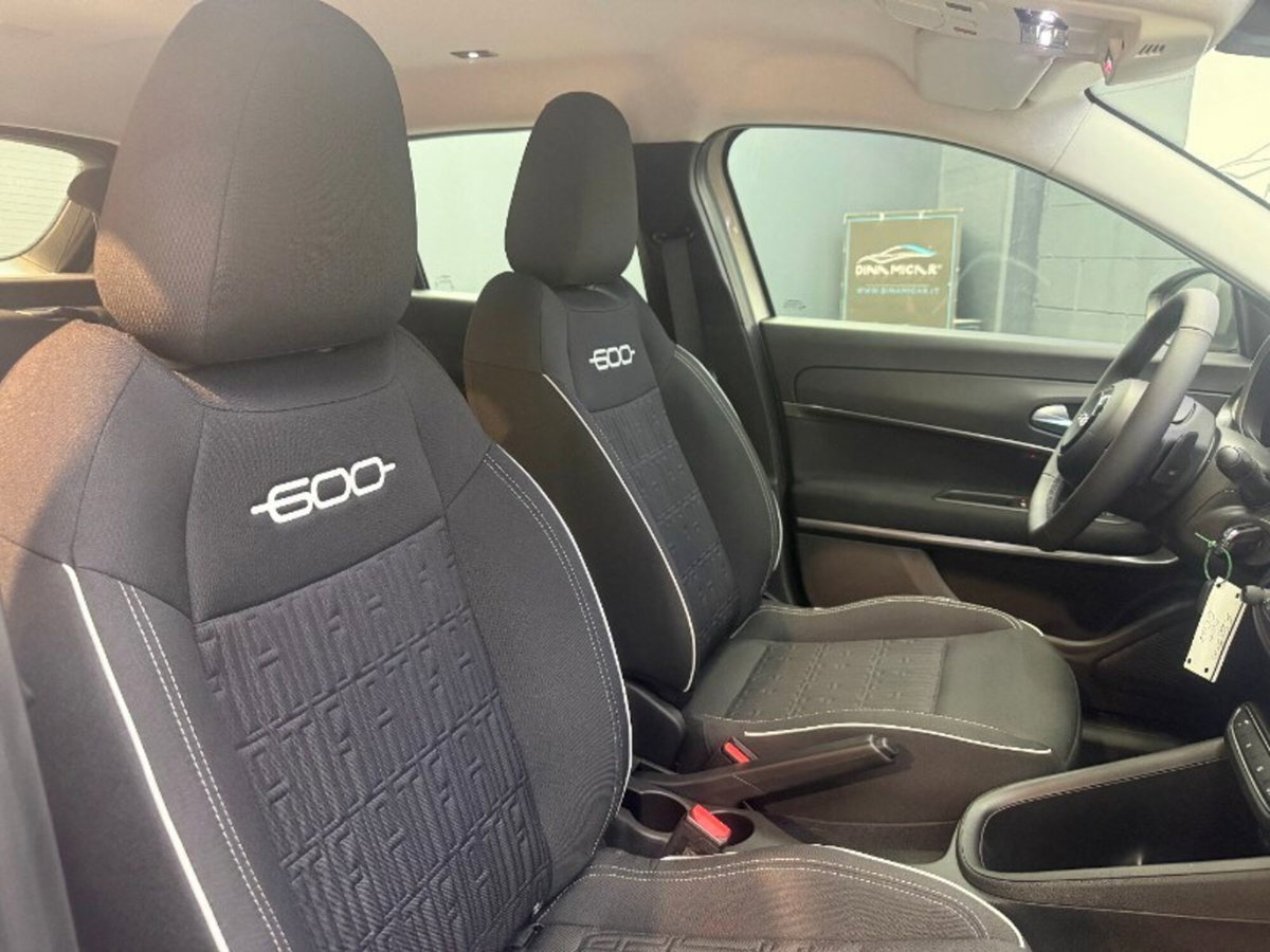 Fiat 600 1.2 hybrid Business 110cv auto (11)
