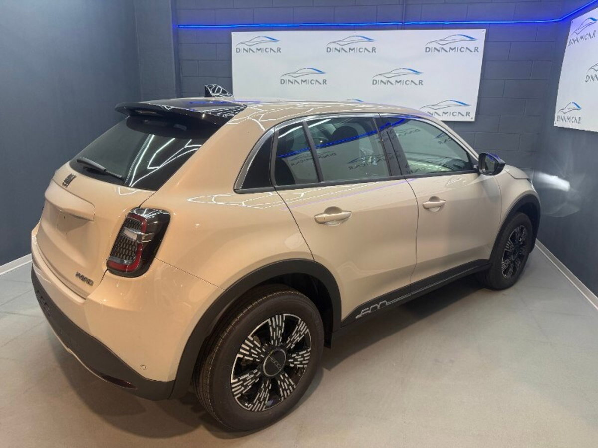 Fiat 600 1.2 hybrid Business 110cv auto (7)