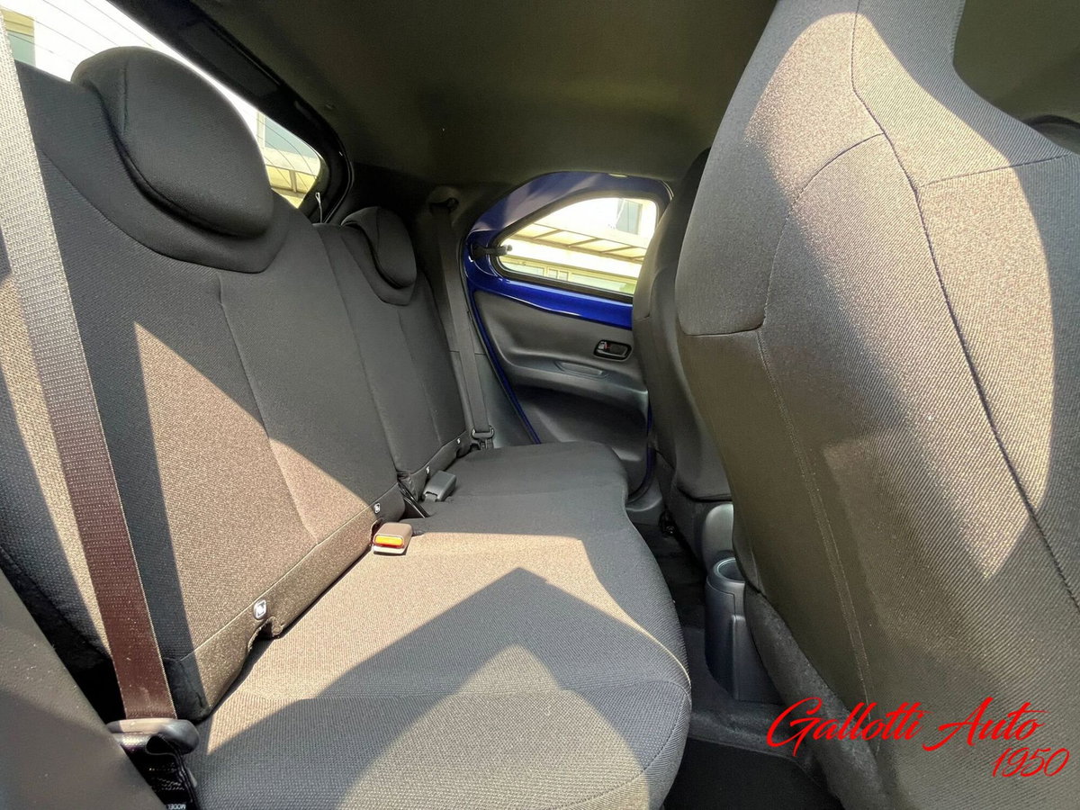Toyota Aygo X 1.0 Trend 72cv (13)
