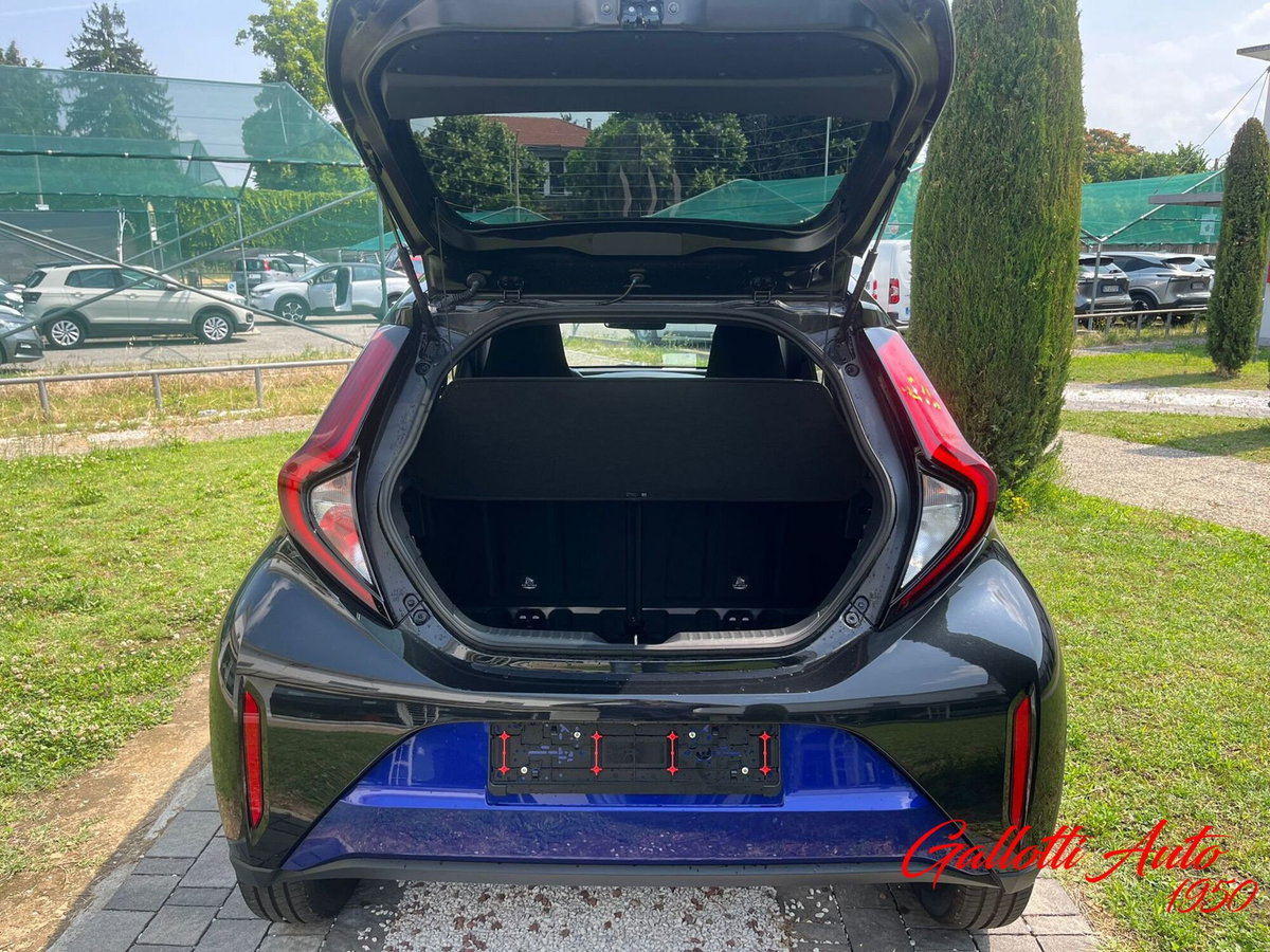 Toyota Aygo X 1.0 Trend 72cv (15)
