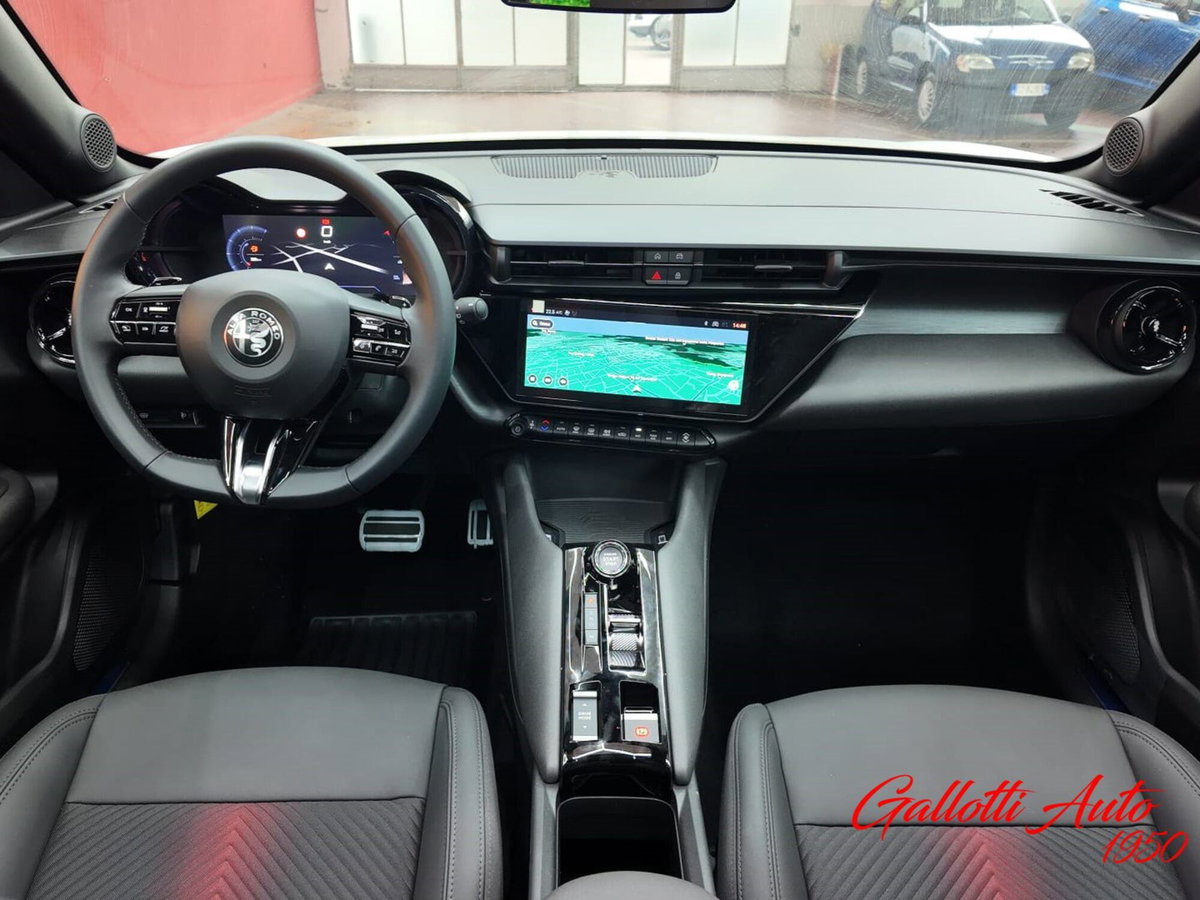 Alfa Romeo Junior 1.2 ibrida Sport Speciale 145cv edct6 (10)
