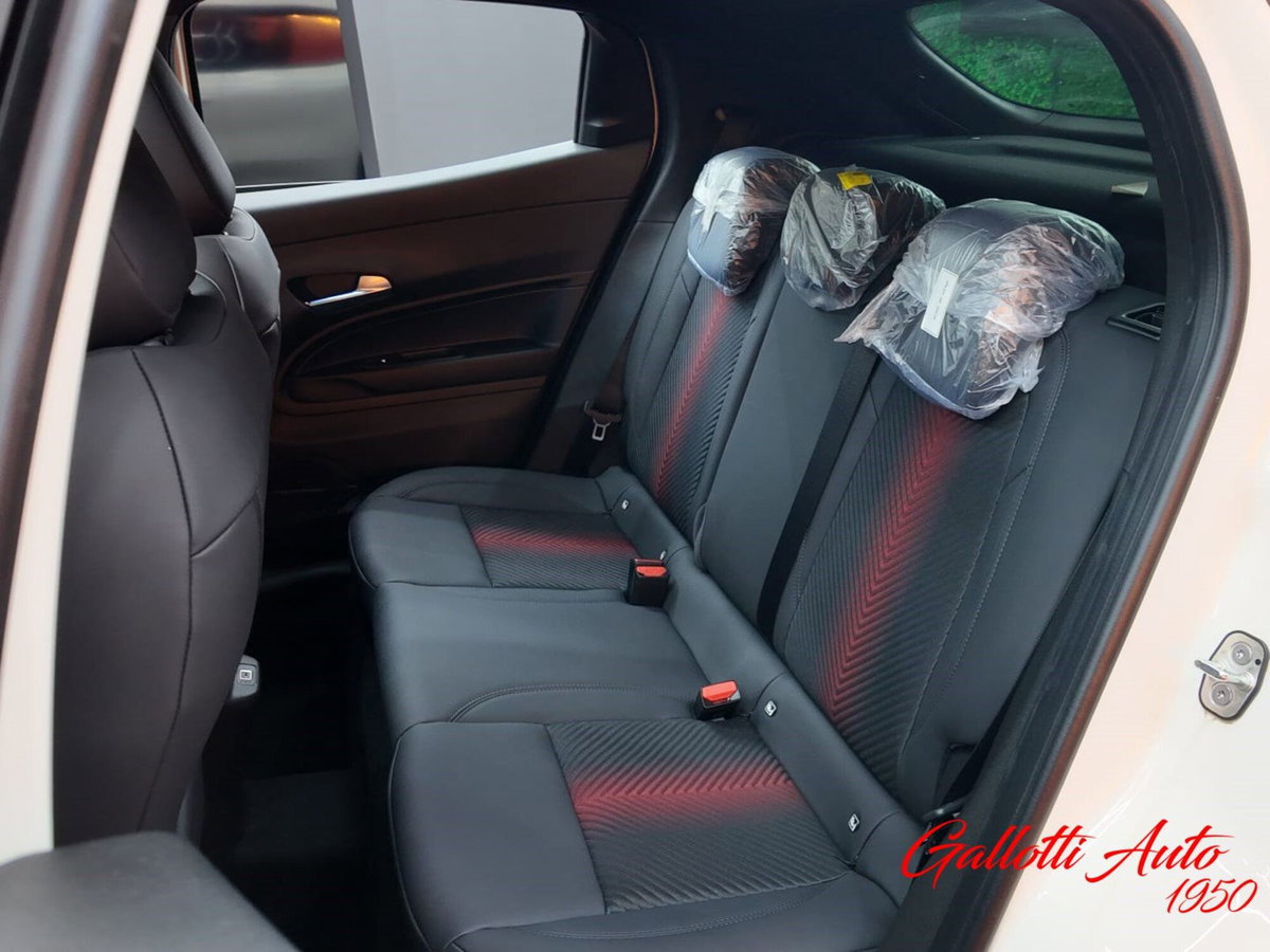 Alfa Romeo Junior 1.2 ibrida Sport Speciale 145cv edct6 (14)