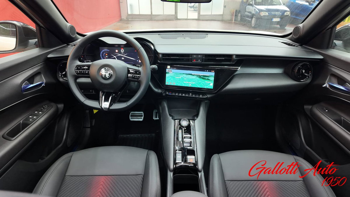 Alfa Romeo Junior 1.2 ibrida Sport Speciale 145cv edct6 (15)