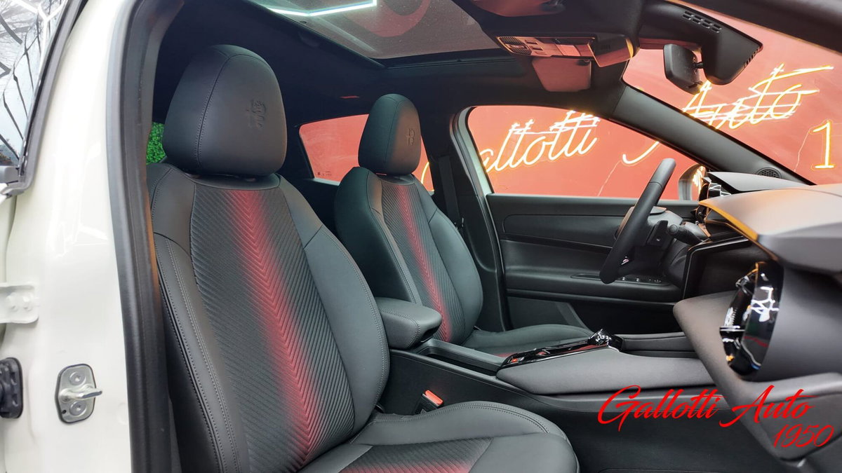 Alfa Romeo Junior 1.2 ibrida Sport Speciale 145cv edct6 (17)