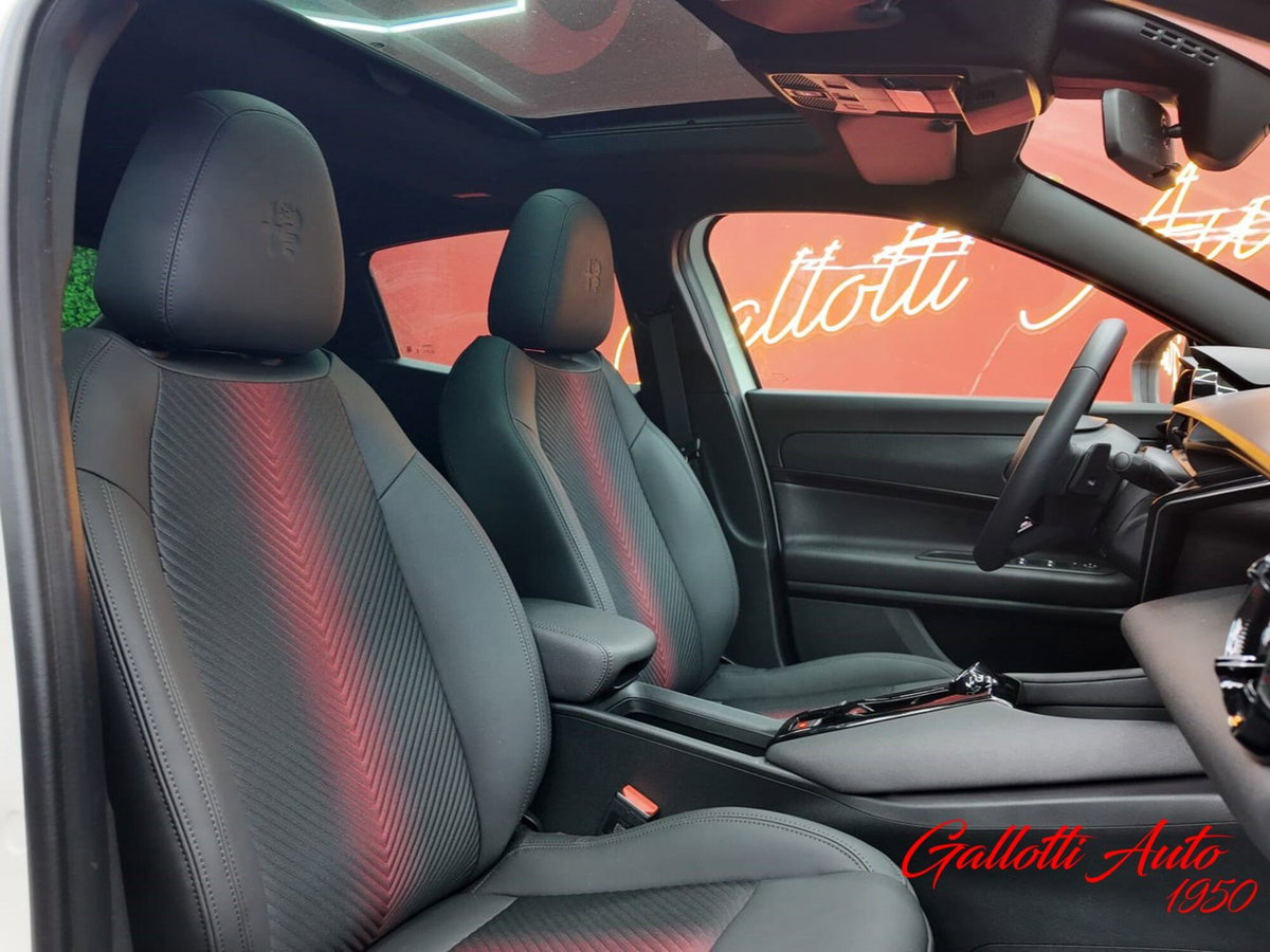 Alfa Romeo Junior 1.2 ibrida Sport Speciale 145cv edct6 (18)