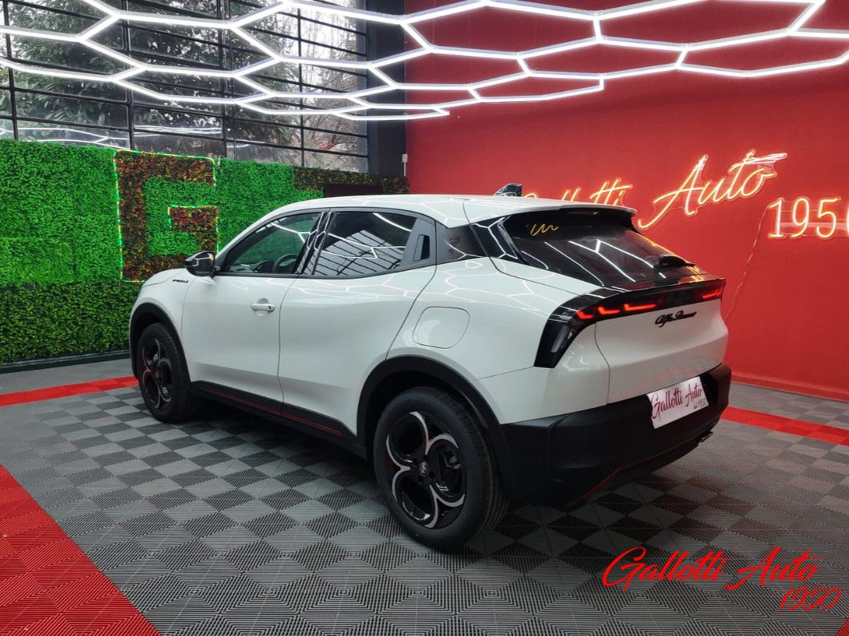 Alfa Romeo Junior 1.2 ibrida Sport Speciale 145cv edct6 (2)
