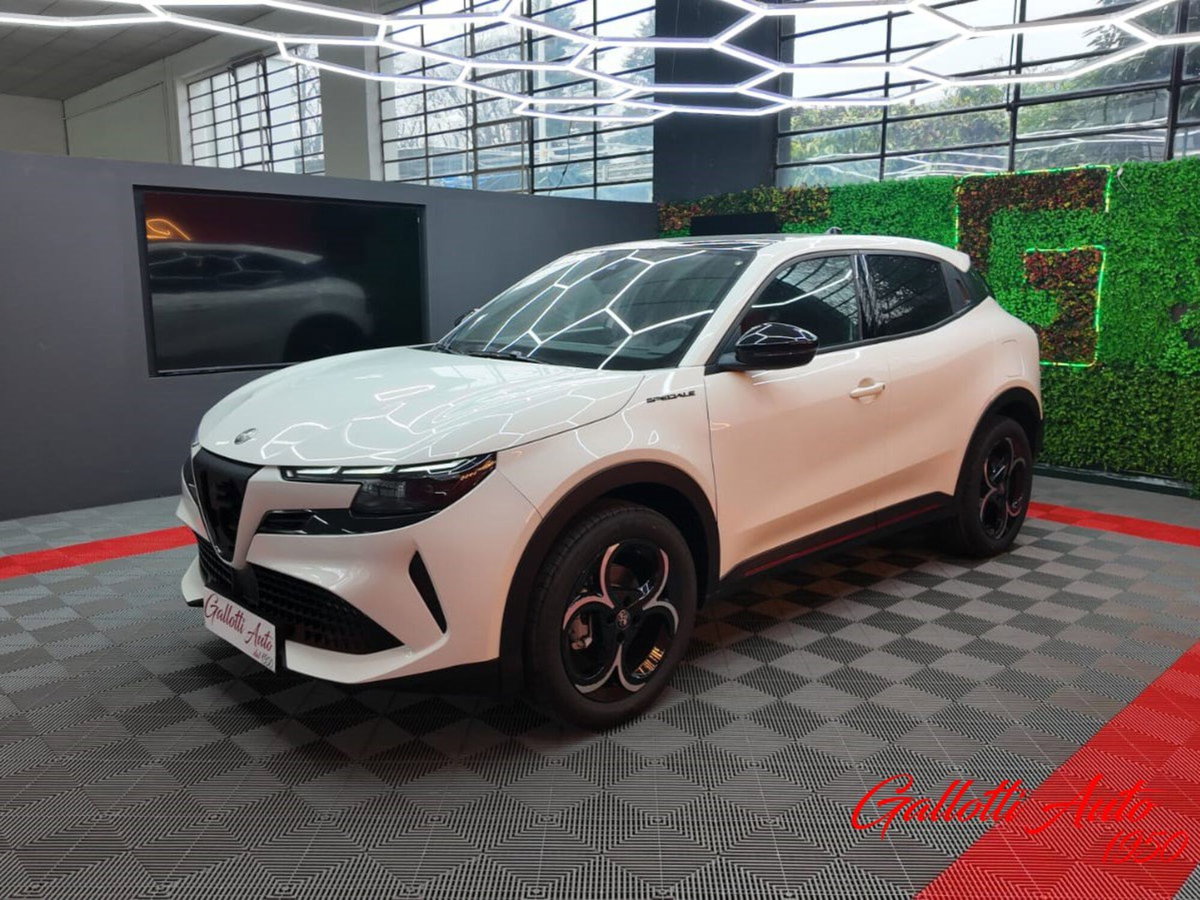 Alfa Romeo Junior 1.2 ibrida Sport Speciale 145cv edct6 (4)