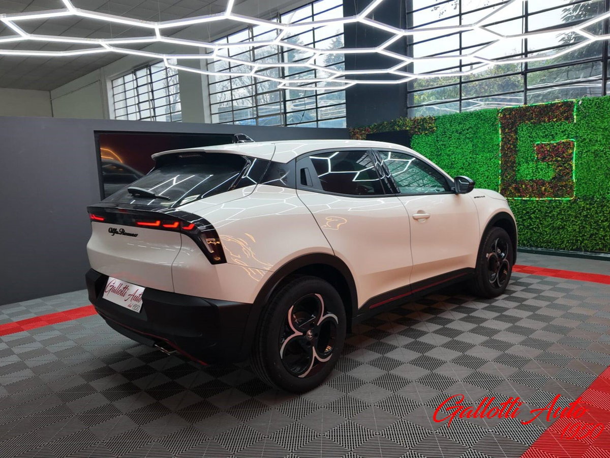 Alfa Romeo Junior 1.2 ibrida Sport Speciale 145cv edct6 (7)