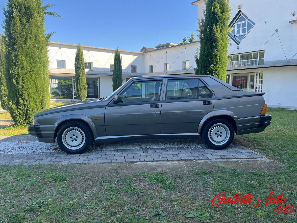 Alfa Romeo 75 1.8i turbo America (3)