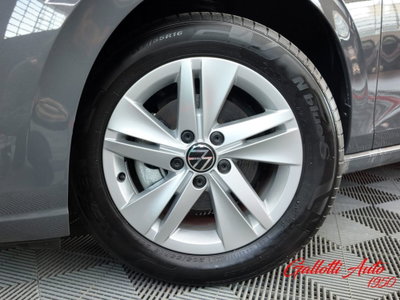 Volkswagen Golf 1.5 eTSI 130 CV EVO ACT DSG R-Line (16)