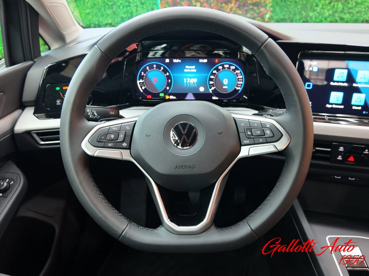 Volkswagen Golf 1.5 eTSI 130 CV EVO ACT DSG R-Line (9)