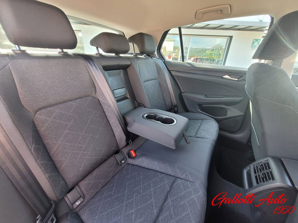 Volkswagen Golf 1.5 eTSI 130 CV EVO ACT DSG R-Line (14)