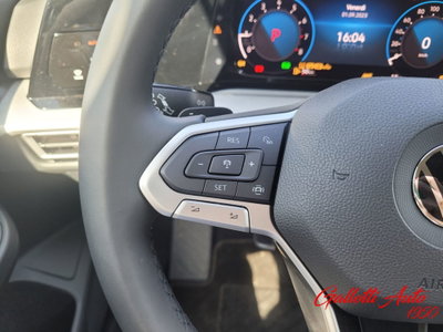 Volkswagen Golf 1.5 eTSI 130 CV EVO ACT DSG R-Line (18)