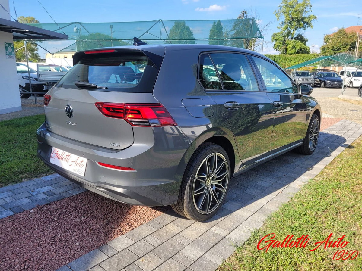 Volkswagen Golf 1.5 eTSI 130 CV EVO ACT DSG R-Line (4)