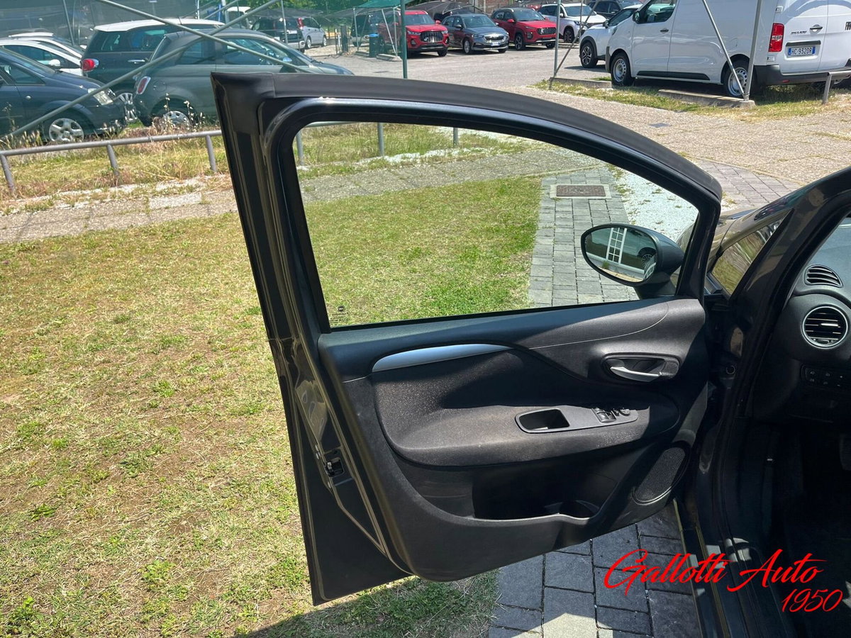 Fiat Punto 1.2 8V 3 porte Lounge (16)