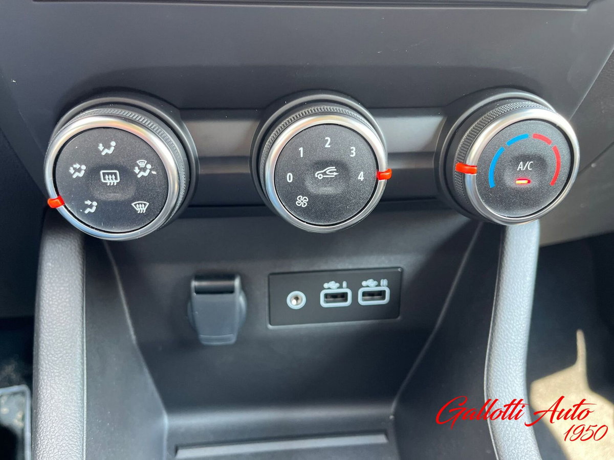 Renault Clio TCe 90 CV 5 porte Zen (12)