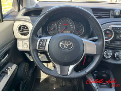 Toyota Yaris 1.0 5 porte Lounge (10)