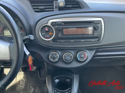 Toyota Yaris 1.0 5 porte Lounge (12)