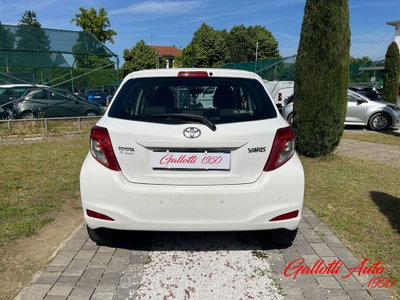 Toyota Yaris 1.0 5 porte Lounge (5)