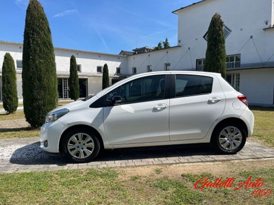 Toyota Yaris 1.0 5 porte Lounge (7)