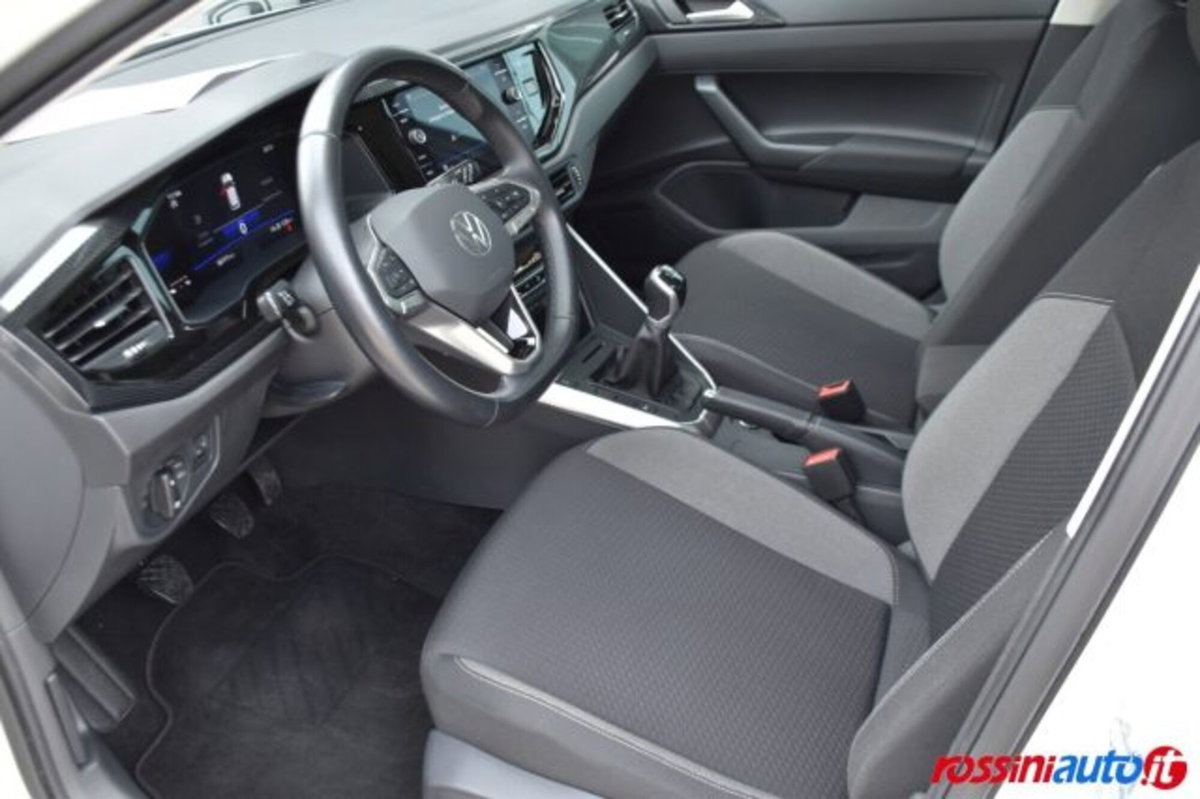 Volkswagen Polo 1.0 tsi Life 95cv (11)