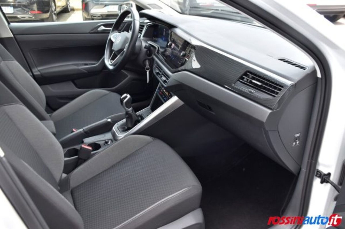 Volkswagen Polo 1.0 tsi Life 95cv (14)